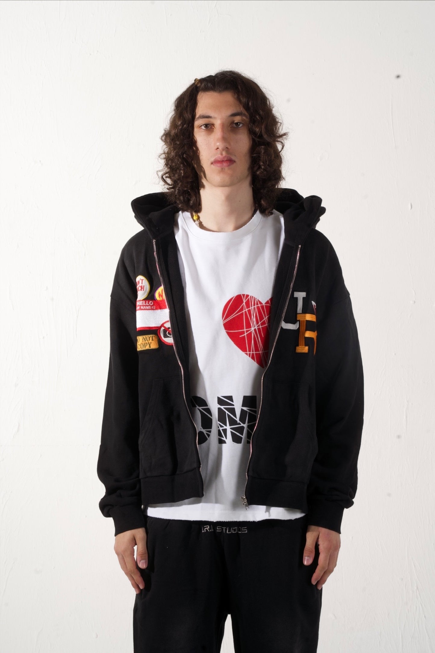 “I LOVE WOMEN” CROPPED T-SHIRT