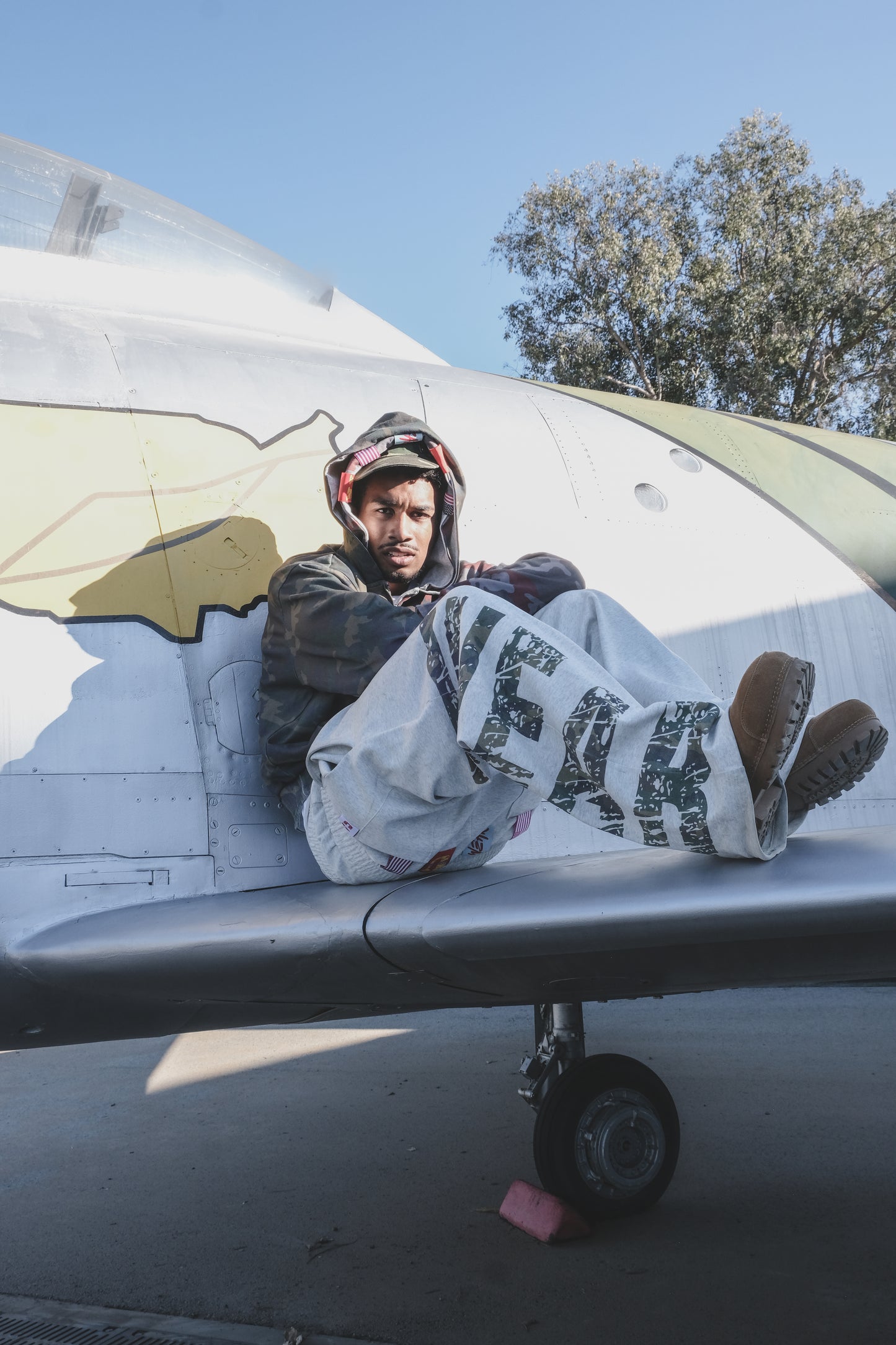 “CAMO-WEAR” TAGGED DOUBLE-LAYER SWEATPANTS